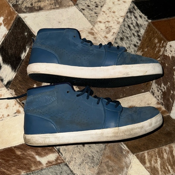 Air Jordan - Picture 2 of 6